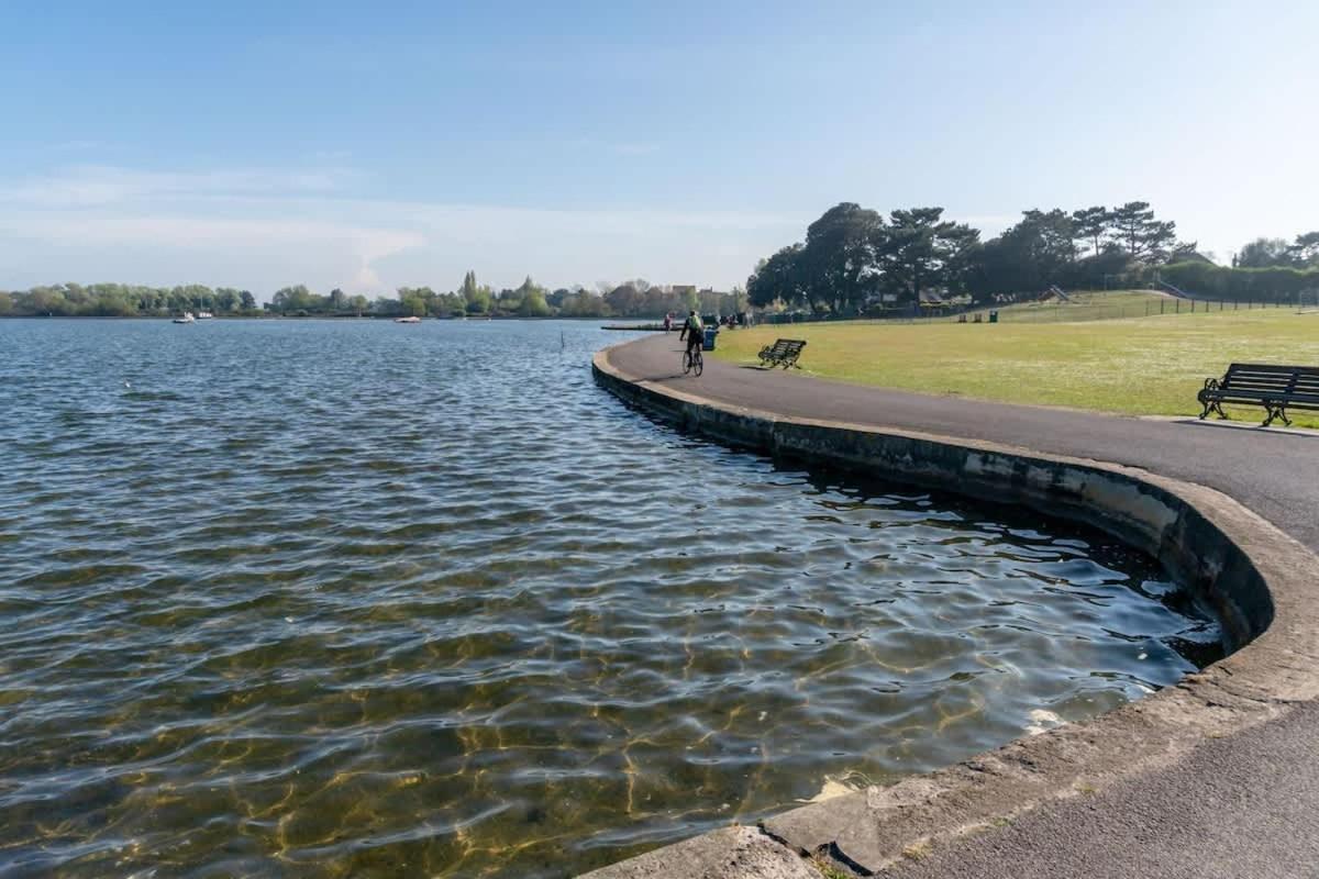 Park Lake View Poole Ngoại thất bức ảnh
