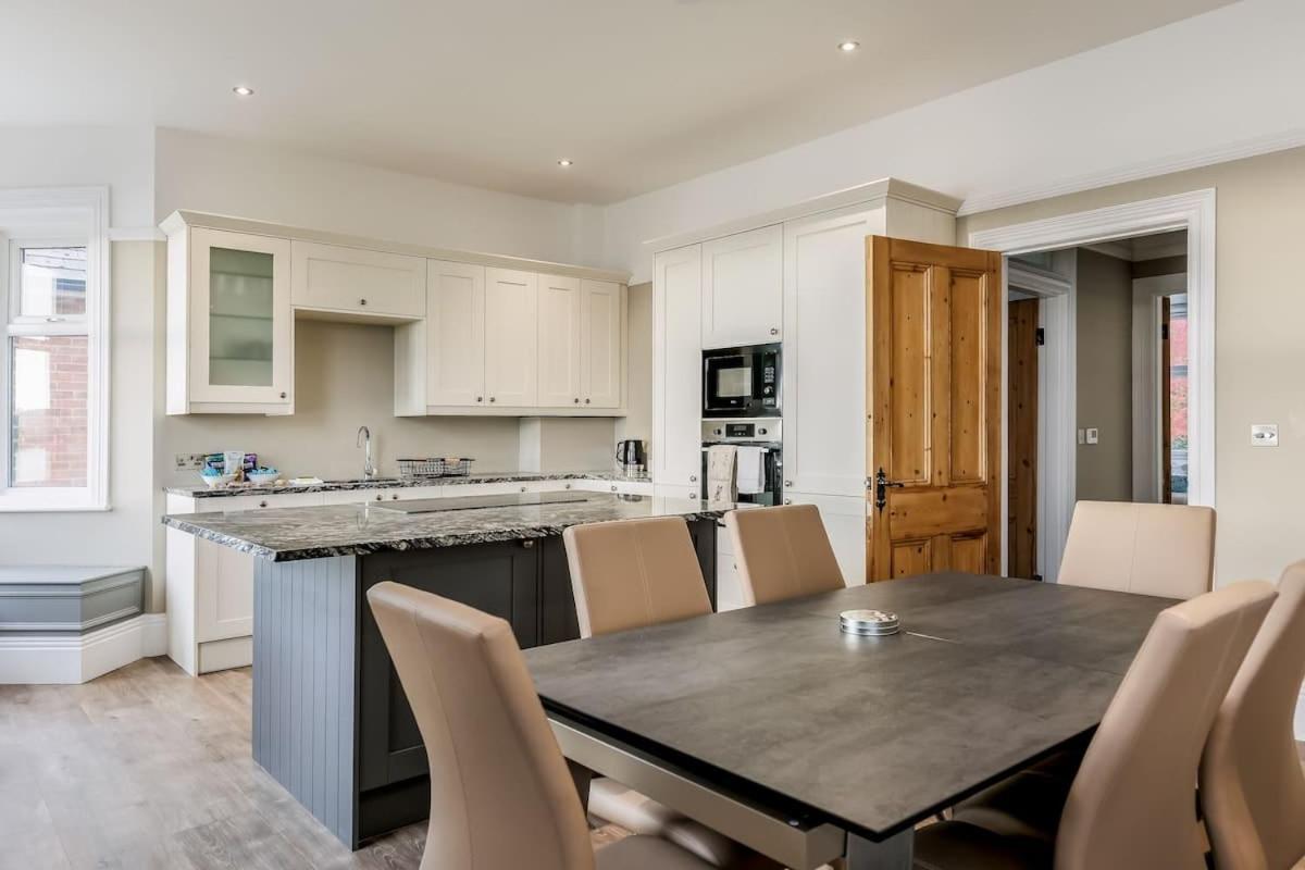 Park Lake View Poole Ngoại thất bức ảnh